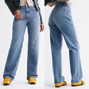 Abercrombie & Fitch The ‘90s Relaxed Jean High Rise Curve Love